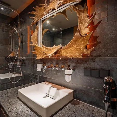 Timberjacks Hotel