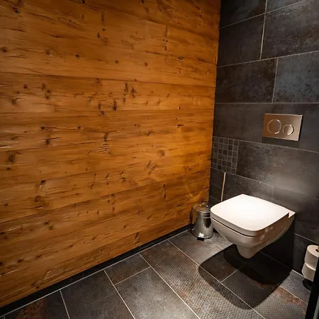 Timberjacks Hotel *