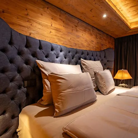 Timberjacks Hotel